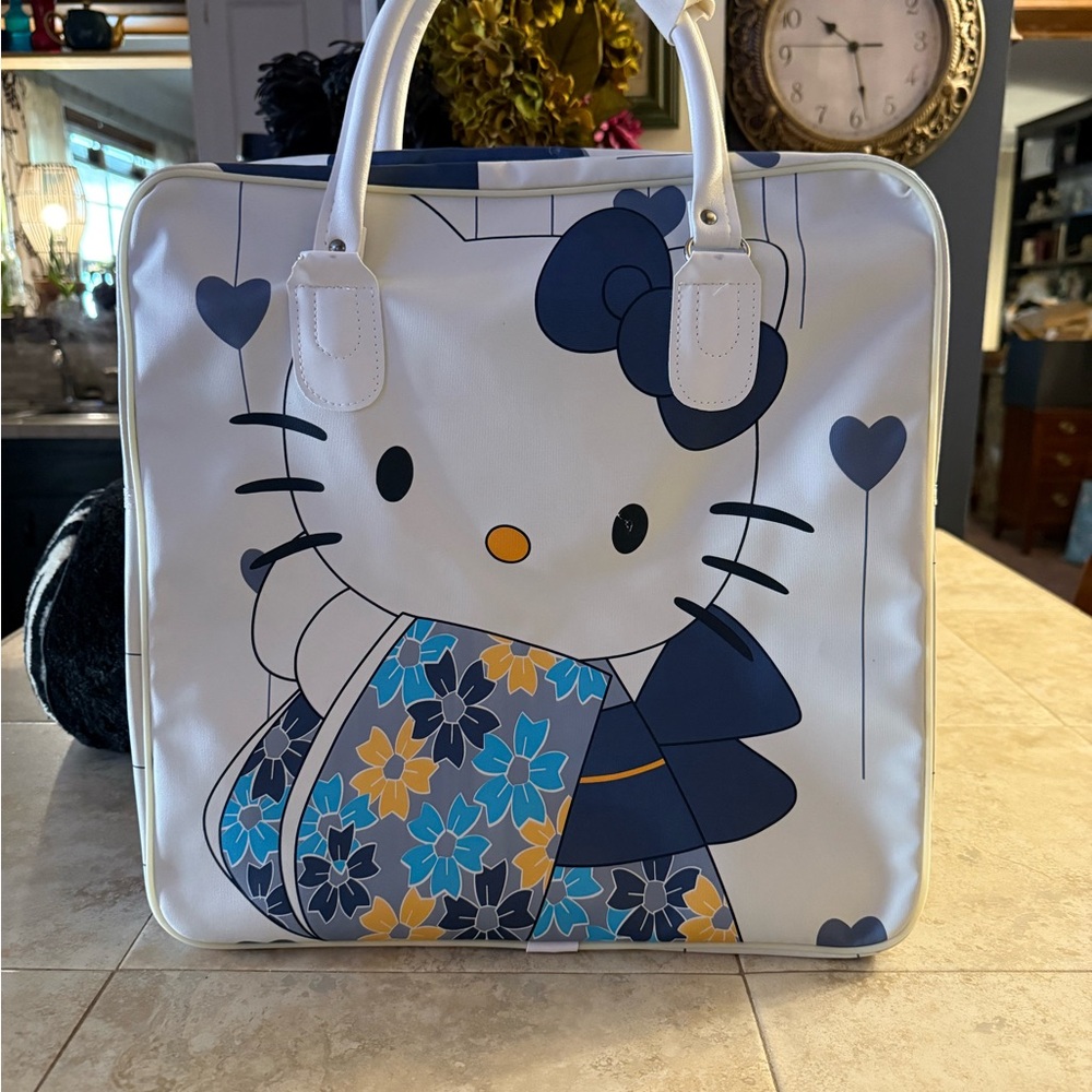 Travel tote